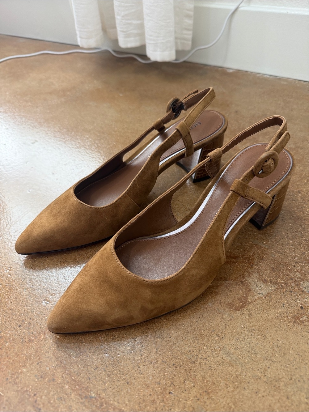 Donald Pliner Song Suede Slingback Block Heel Pumps Saddle Brown Size 6 - Picture 2 of 9
